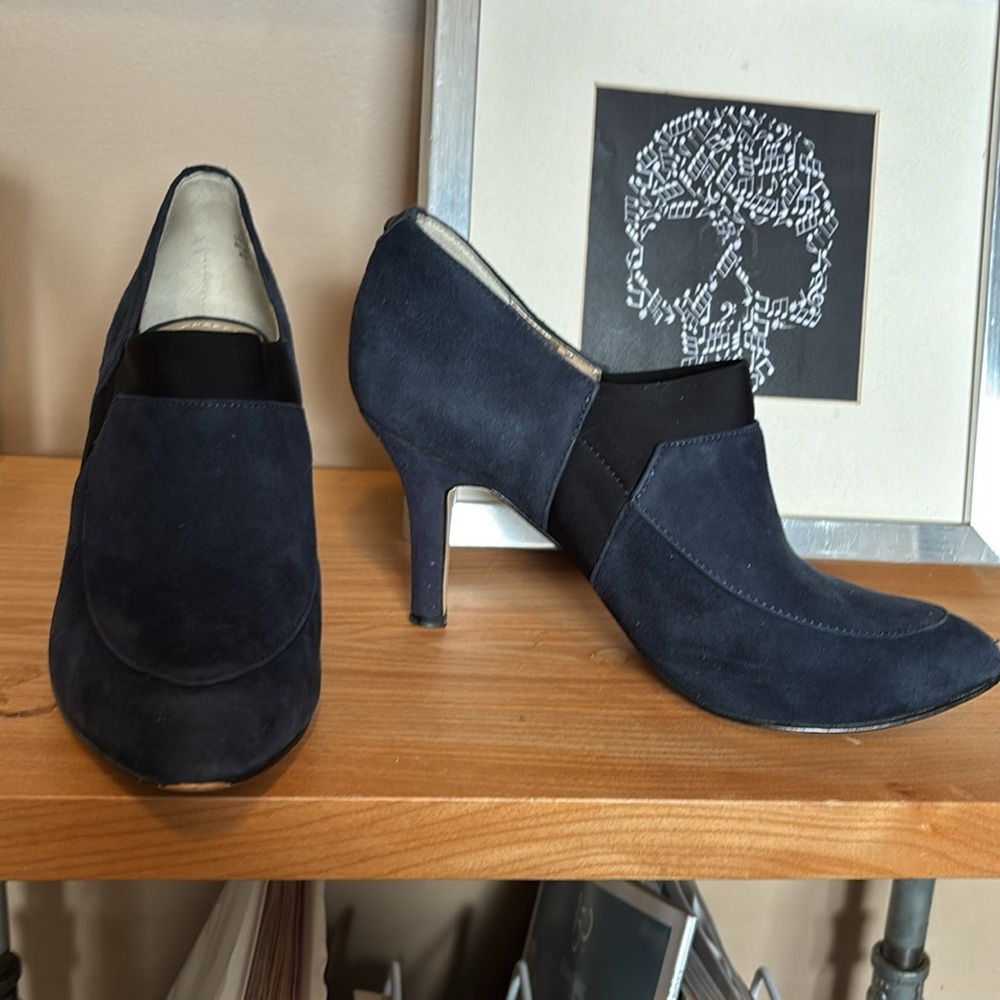 Size 6.5-  2 Pair Anne Klein Designer Shoes - sling backs and ankle boots. - Picture 10 of 15